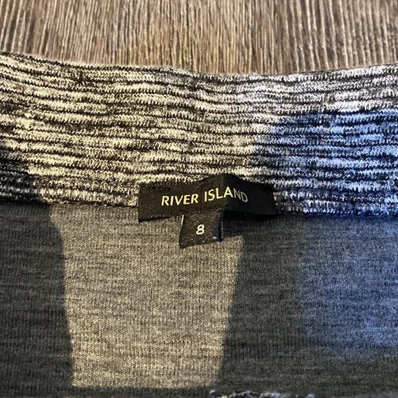 River island midi skirt, US 4 - Picture 2 of 4